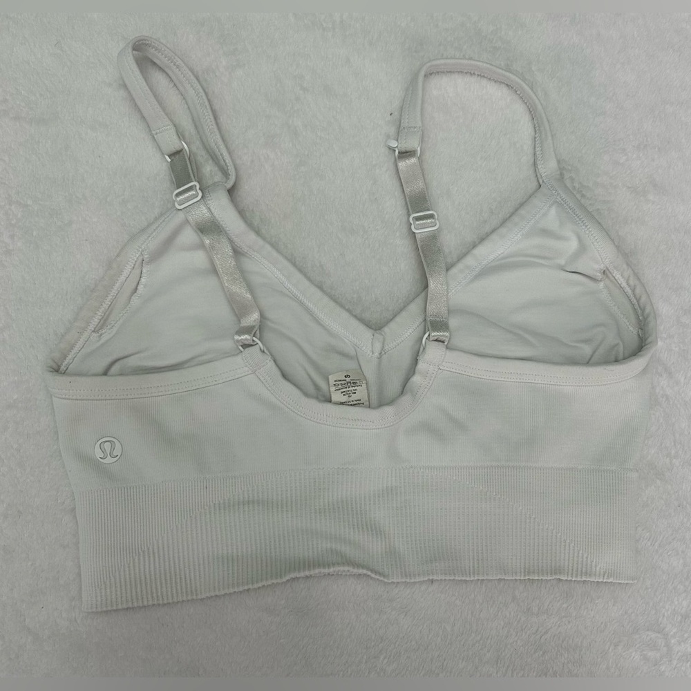 Lululemon Size 4 White Ebb to Street Adjustable Sports Bra - Picture 4 of 7
